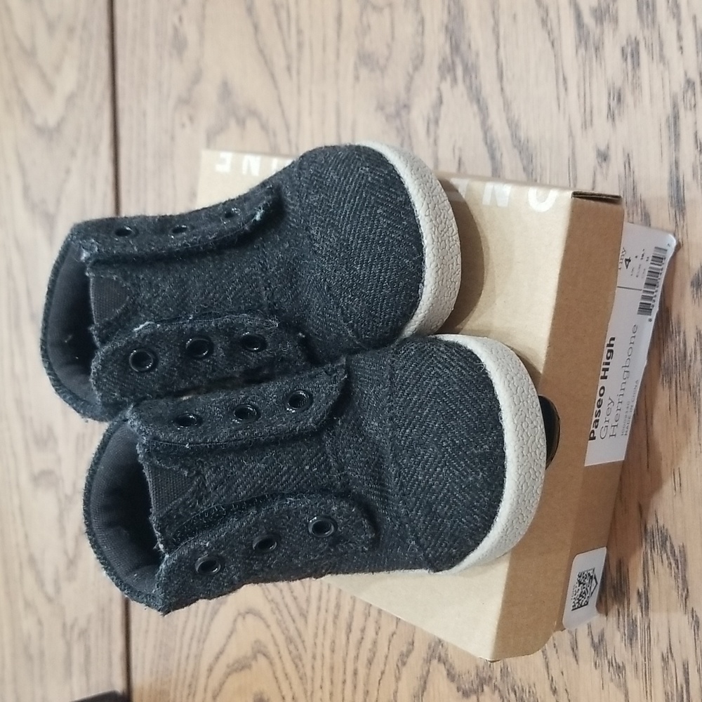 Baby boy Toms